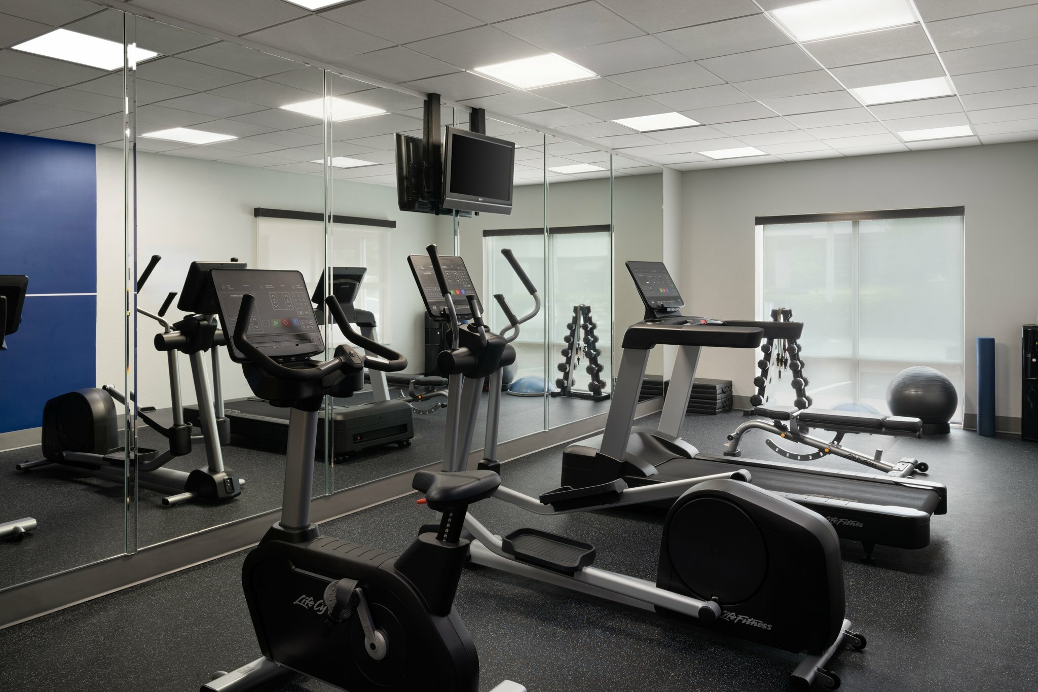 Фото Holiday Inn Express & Suites Chaffee-Jacksonville West, an Ihg Hotel