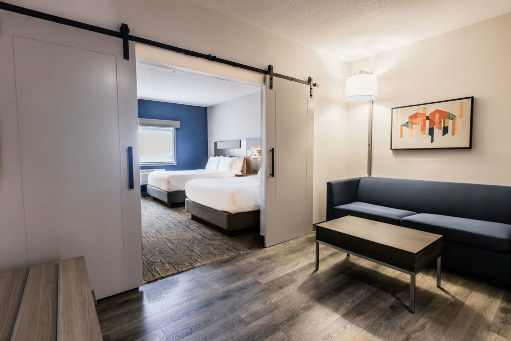 Фото Holiday Inn Express Hotel & Suites Calgary S-Macleod Trail S, an Ihg Hotel