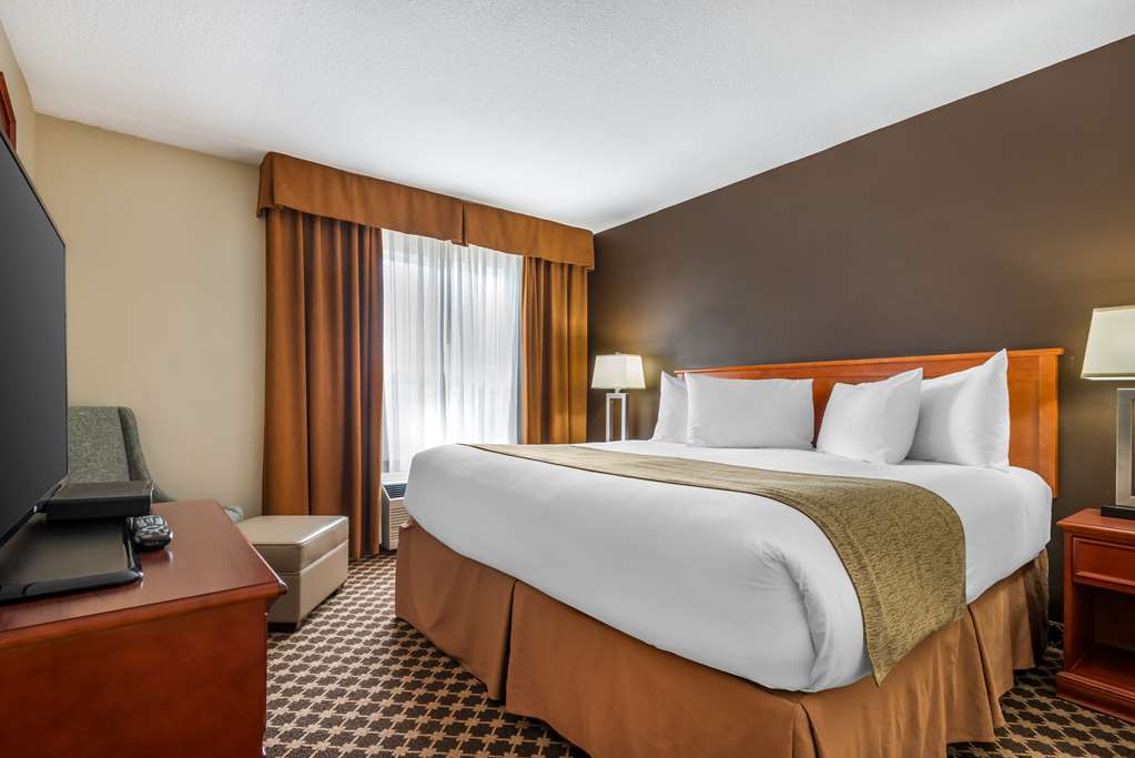 Фото Best Western Strathmore Inn