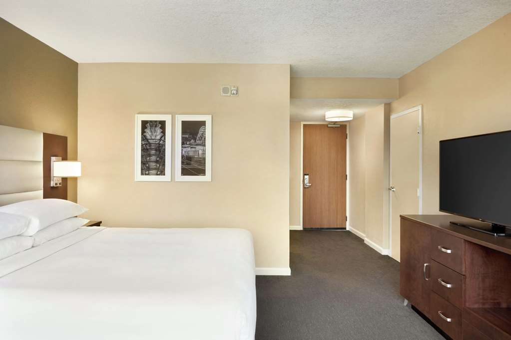 Фото Doubletree by Hilton Orlando Downtown