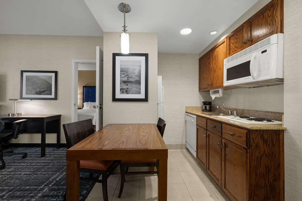 Фото Homewood Suites by Hilton Bakersfield
