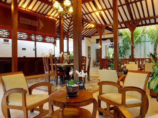 Фото Hotel Diana Jogja