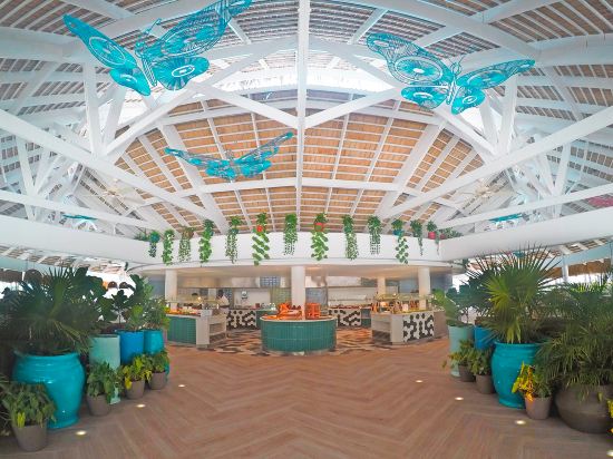 Фото Catalonia Bavaro Beach Golf And Casino Resort