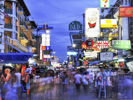 Фото DinsoMon Hotel