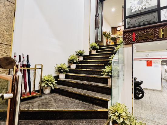 Фото 239 Hotel by RedDoorz