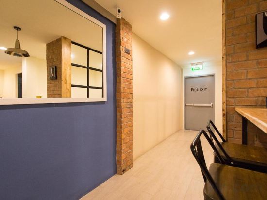 Фото Lazy Sunday Hostel