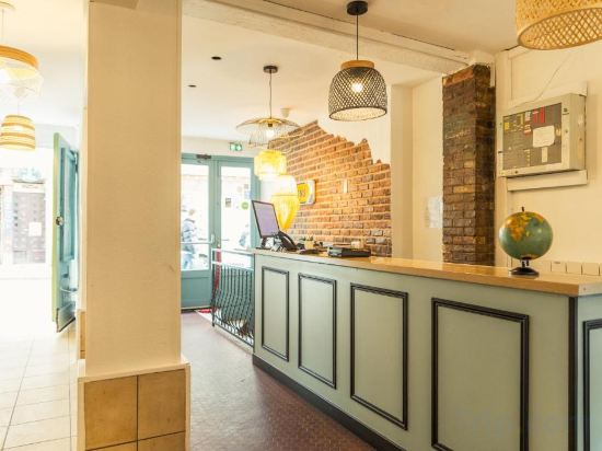 Фото Young and Happy Hostel