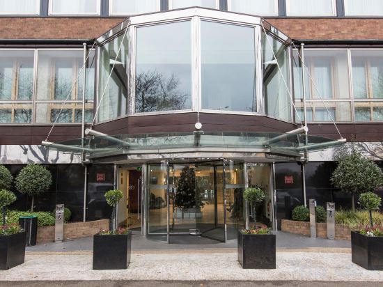 Фото Crowne Plaza London - Ealing