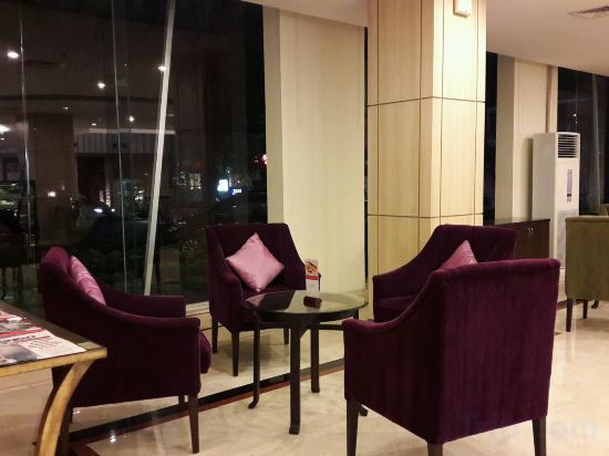 Фото Arion Suites Hotel Kemang