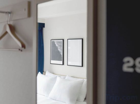 Фото Brackets Hotel Osaka Hommachi