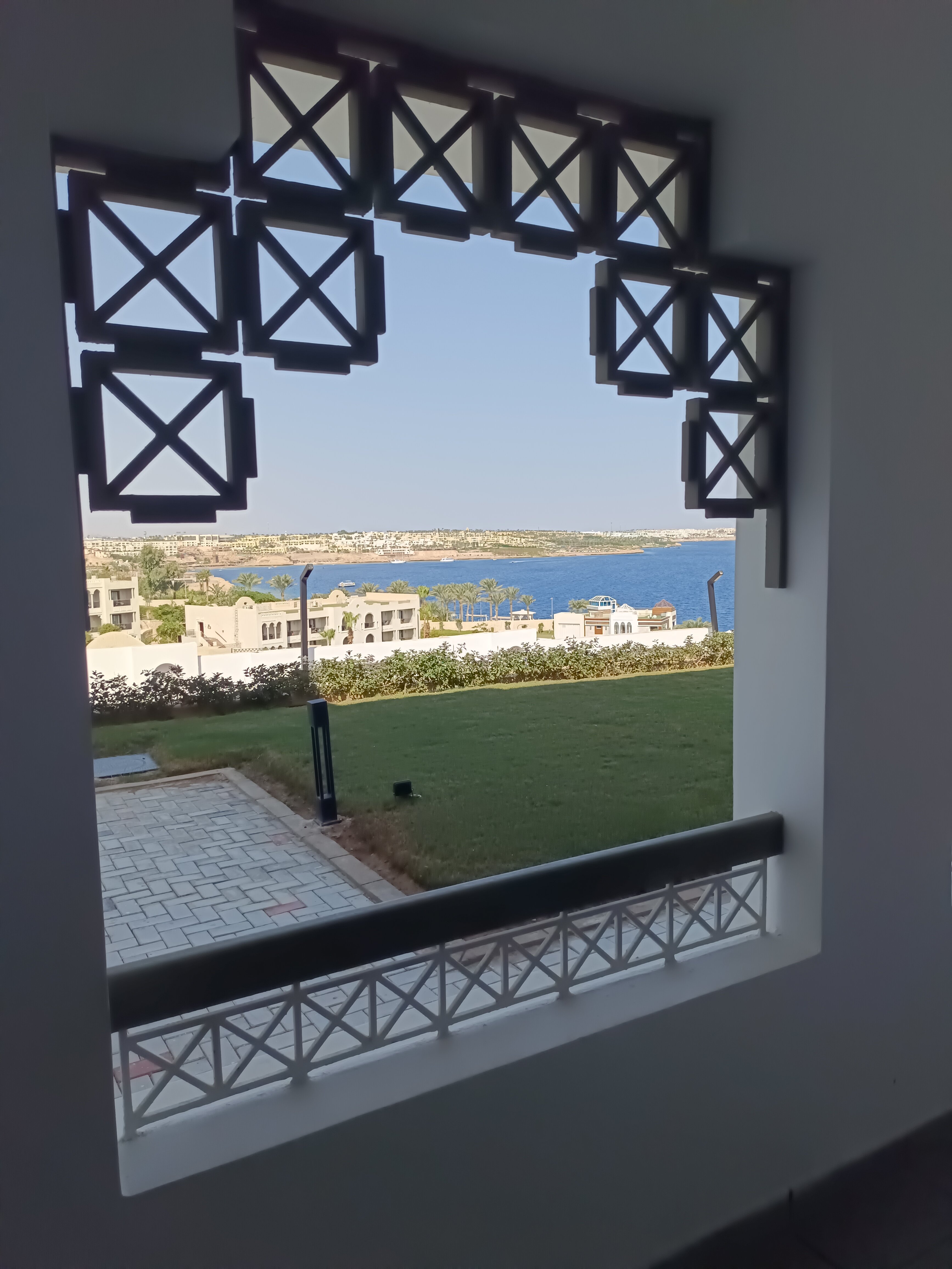 Фото Coral Beach Resort Tiran