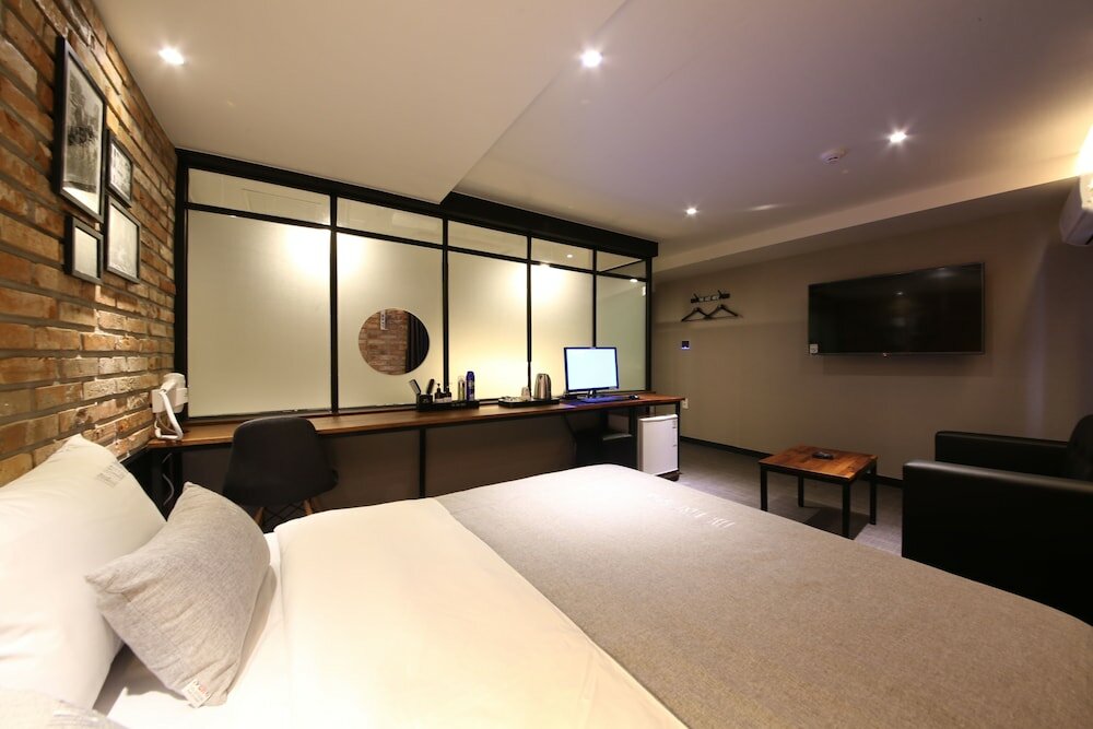 Фото The Last Hotel