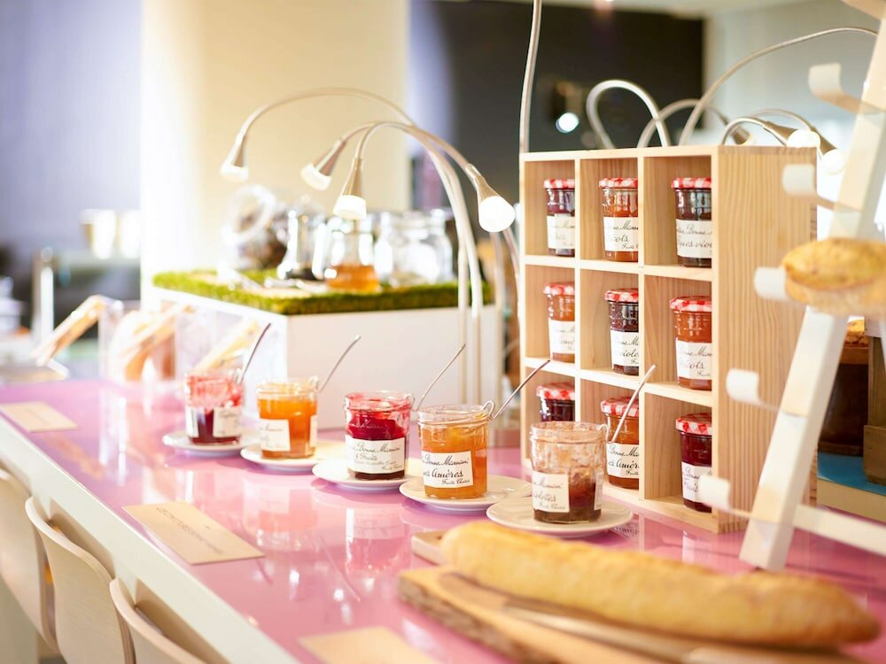 Фото Novotel Toronto Centre