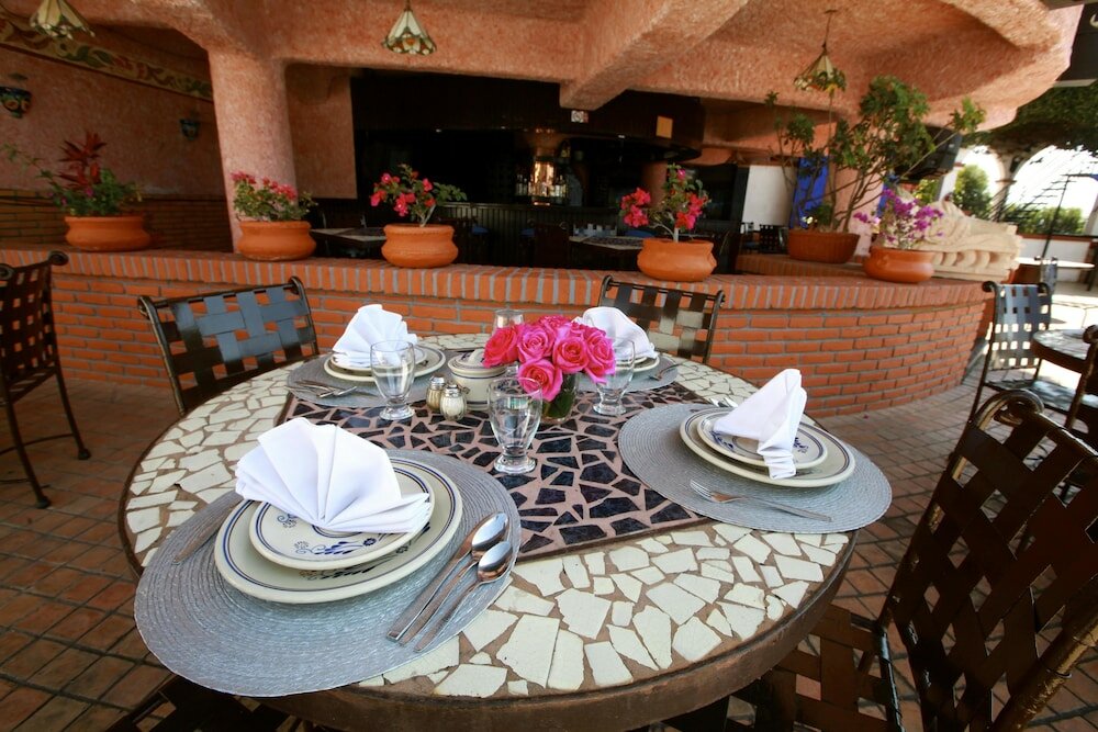 Фото Hotel Montetaxco