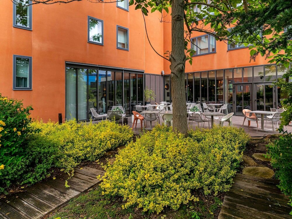 Фото Novotel Suites Reims Centre