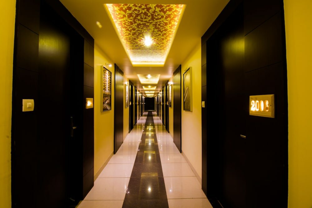 Фото Hotel Mittal Avenue & Paradise