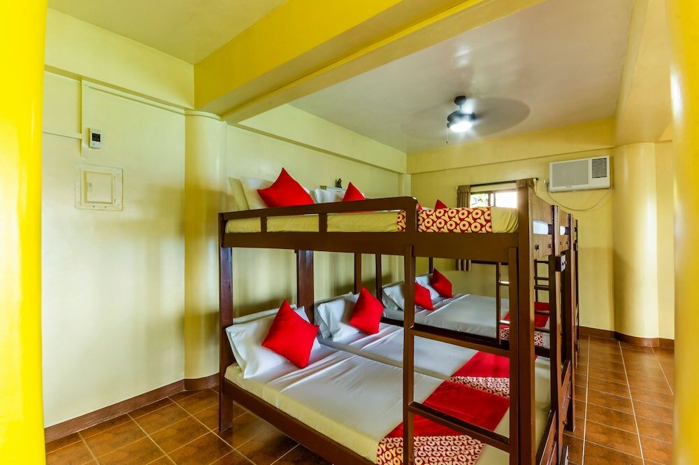 Фото Oyo 130 Jy Crown Palace - Hostel