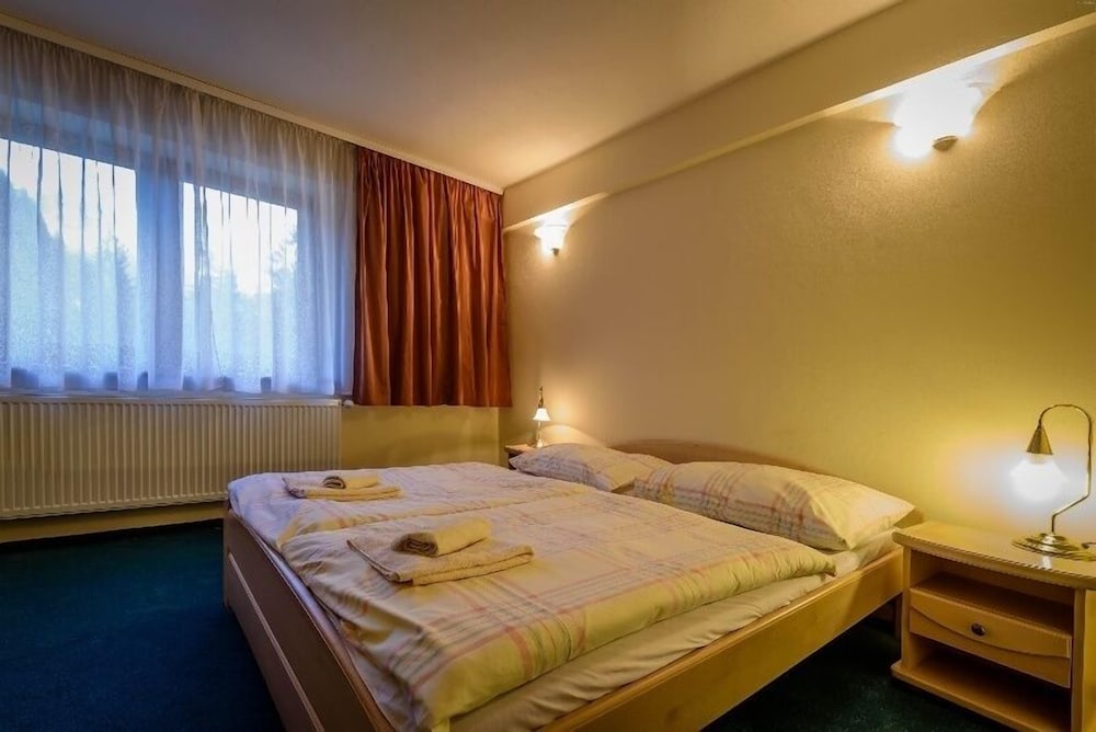 Фото Hotel Boboty