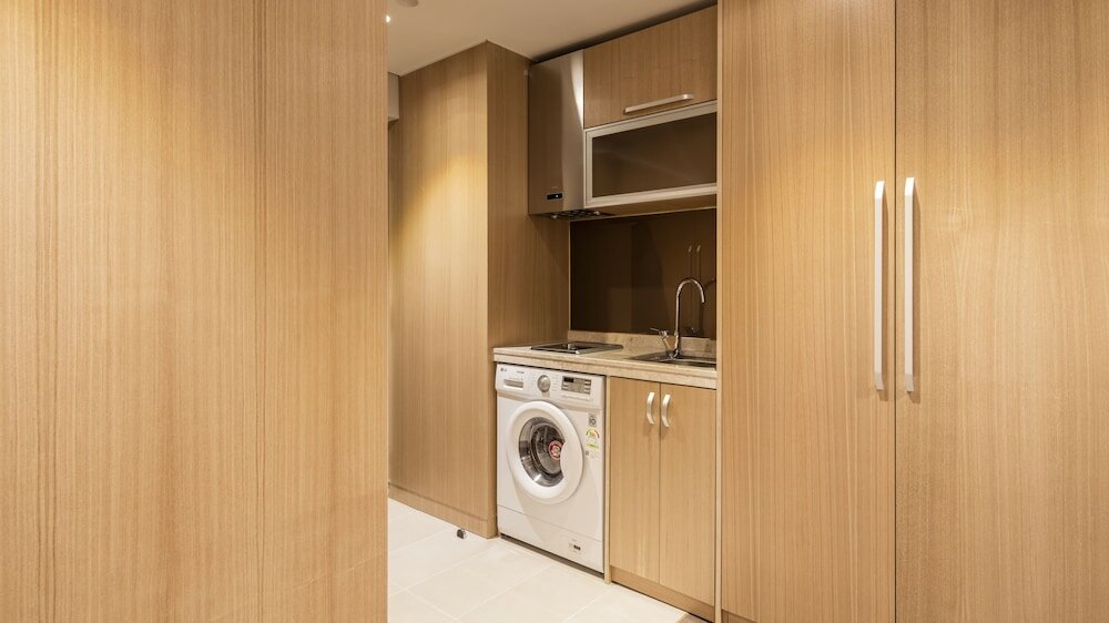 Фото First Stay Hotel