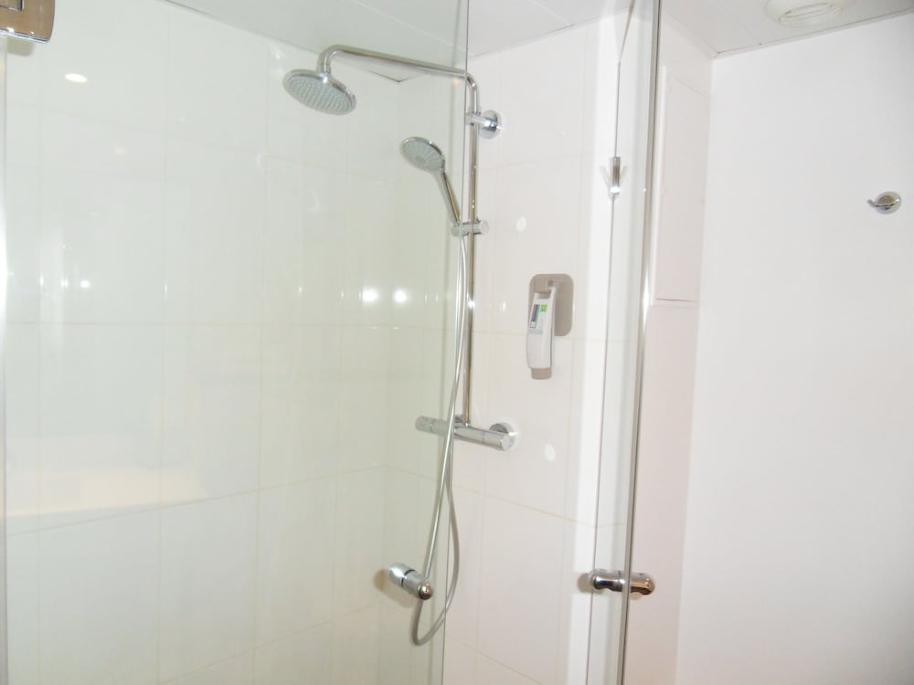 Фото Ibis Styles Grenoble Centre Gare