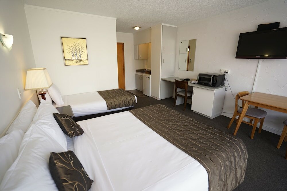 Фото Alpers Lodge & Conference Centre