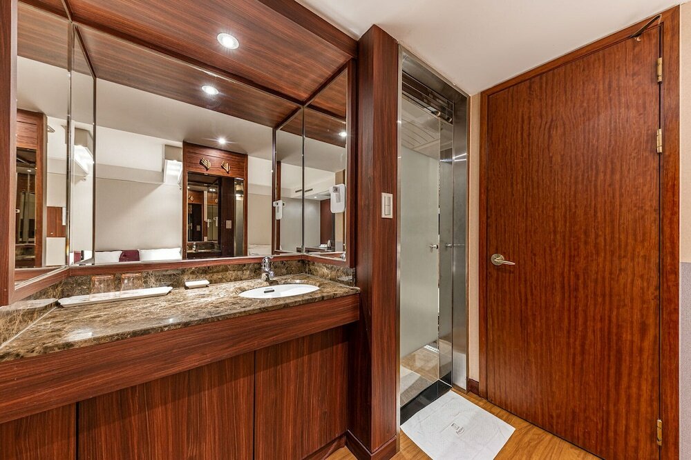 Фото Friendly DH Naissance Hotel