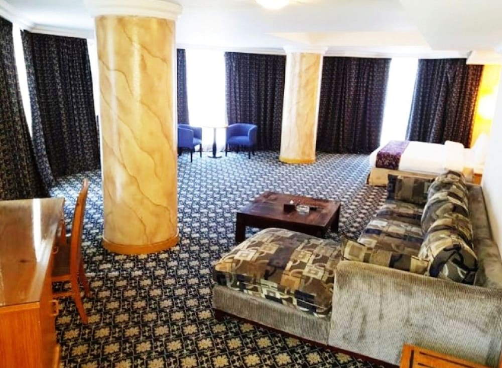 Фото Phoenicia Tower Hotel