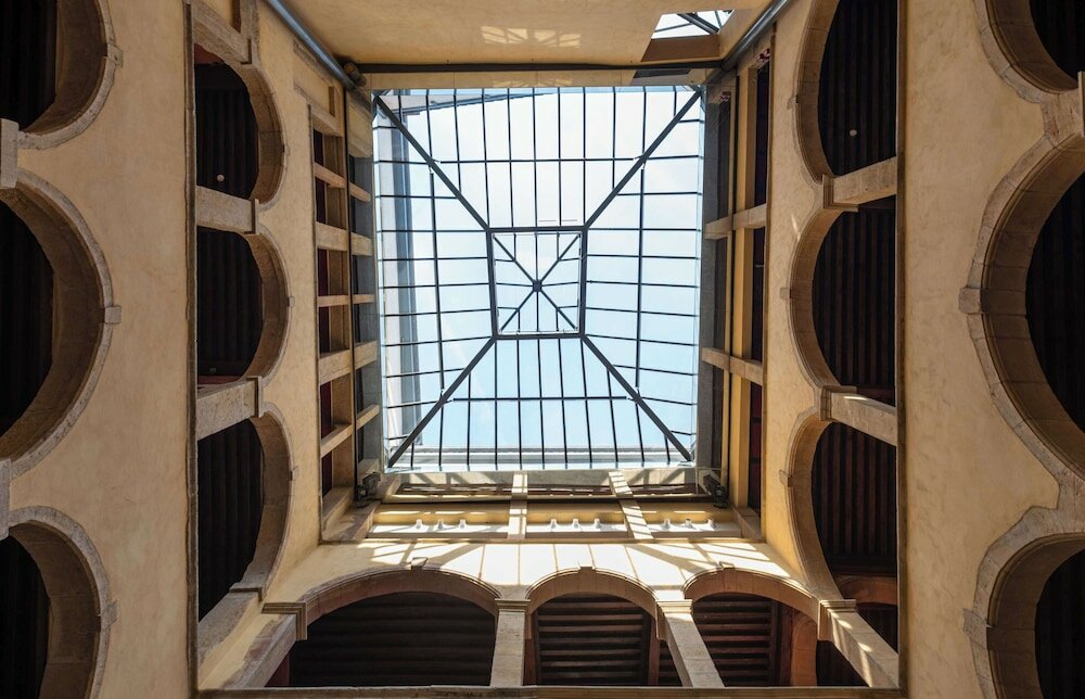 Фото Cour des Loges Lyon, A Radisson Collection Hotel