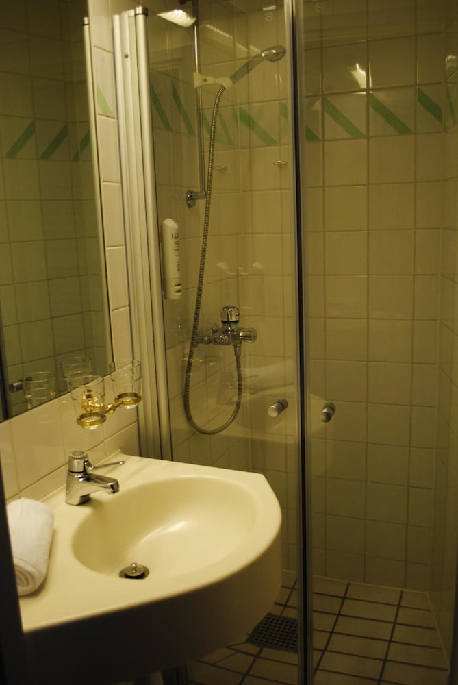 Фото Kumla Hotel