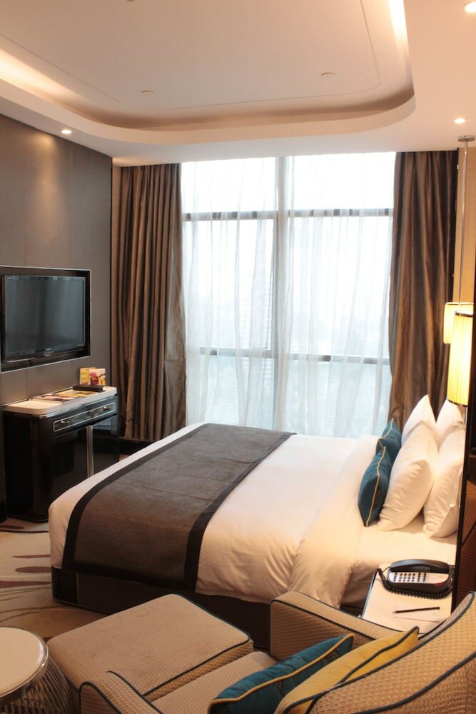 Фото Pacific Regency Hotel Suites