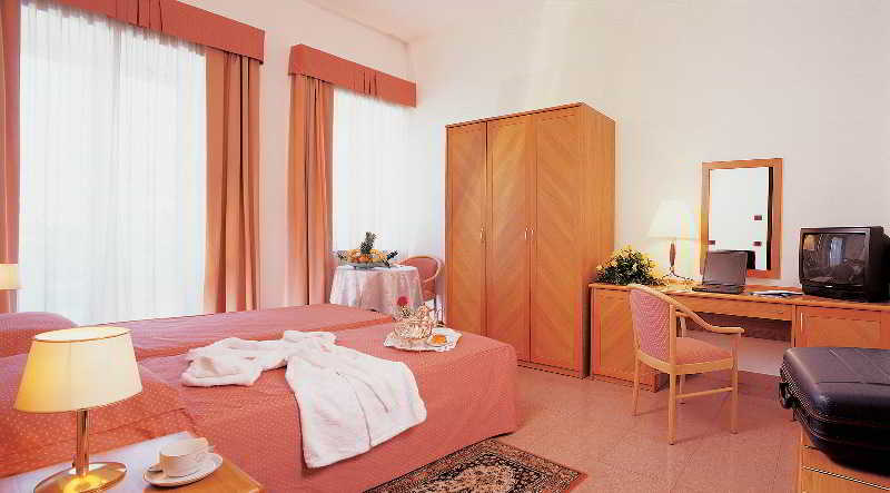 Фото Pamaran Hotel