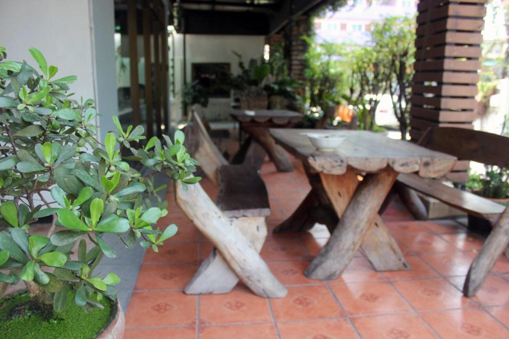 Фото отеля 2