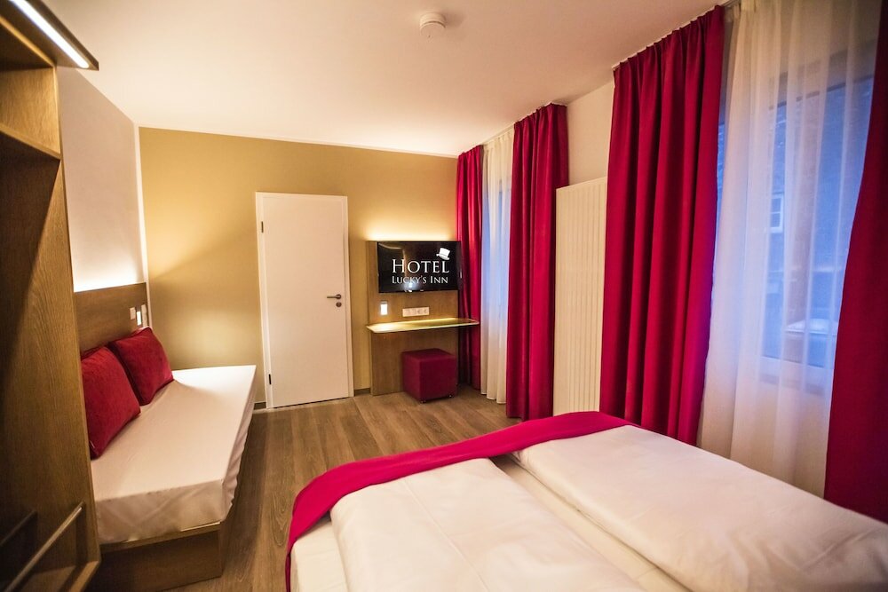 Фото Hotel Luckys Inn GmbH