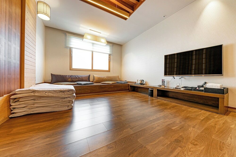 Фото Yeosu Jwasuyoung