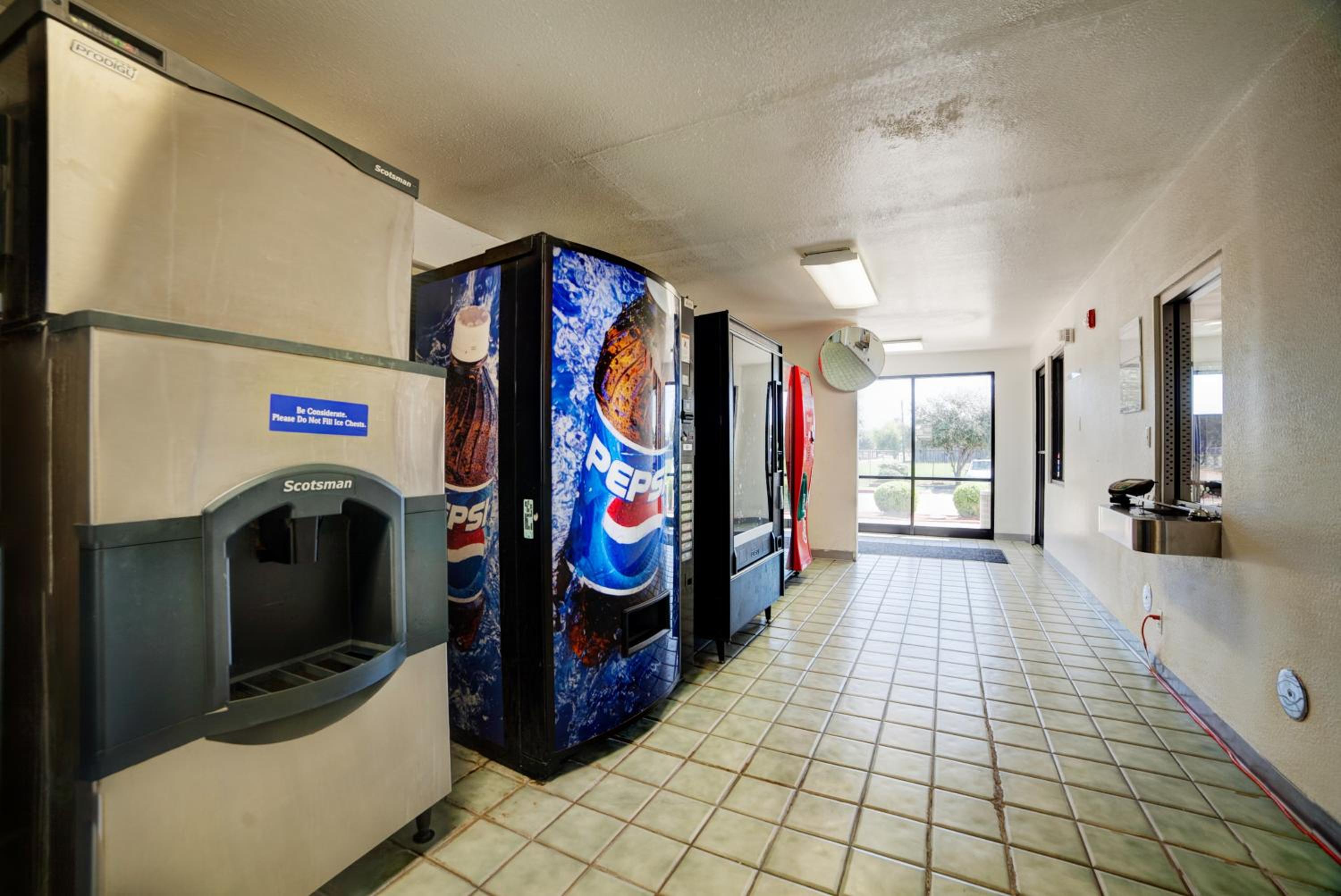 Фото Super 7 Inn