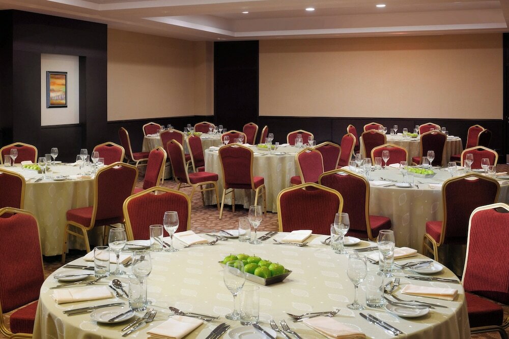 Фото Courtyard by Marriott Riyadh Diplomatic Quarter