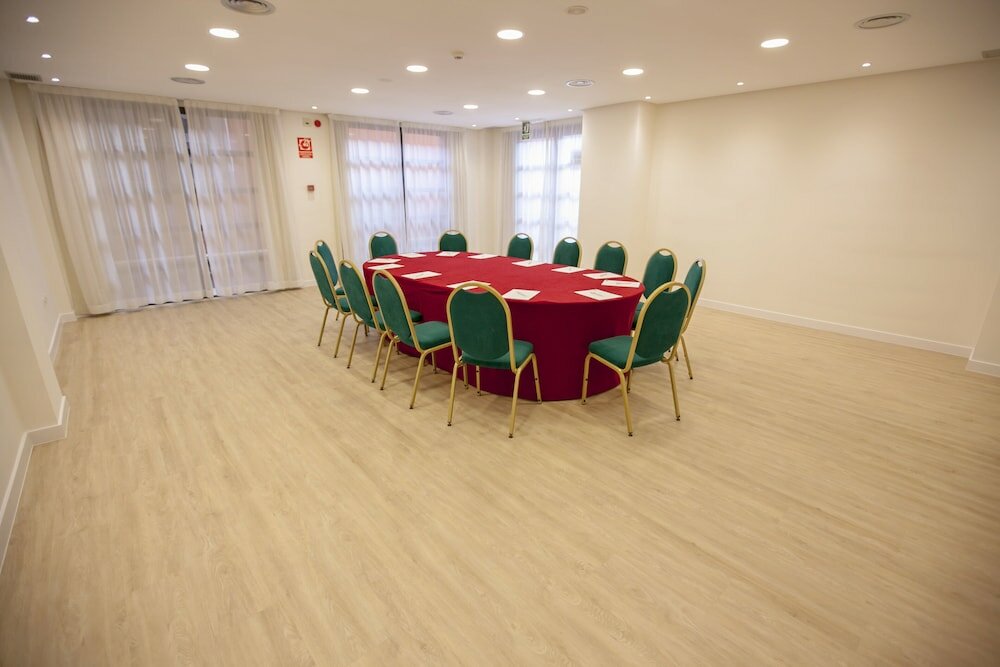 Фото Holiday Inn Express Valencia Ciudad de las Ciencias, an Ihg Hotel