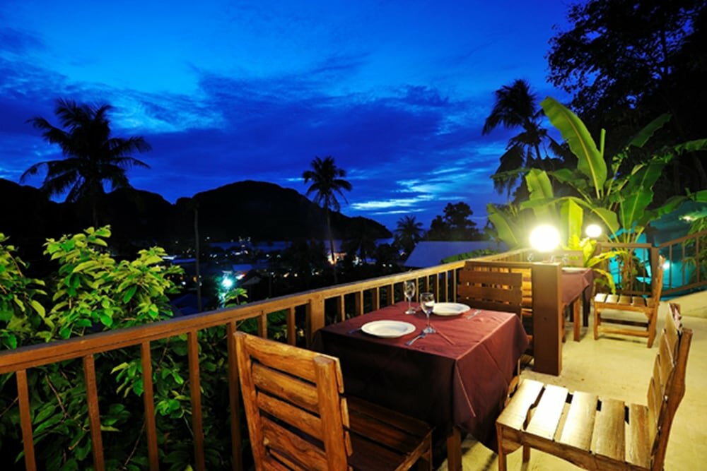 Фото Phi Phi Arboreal Resort