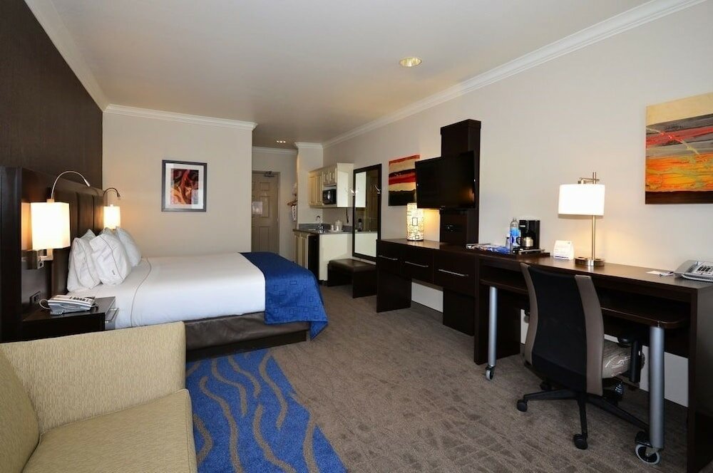 Фото Holiday Inn Express & Suites Santa Clara, an Ihg Hotel