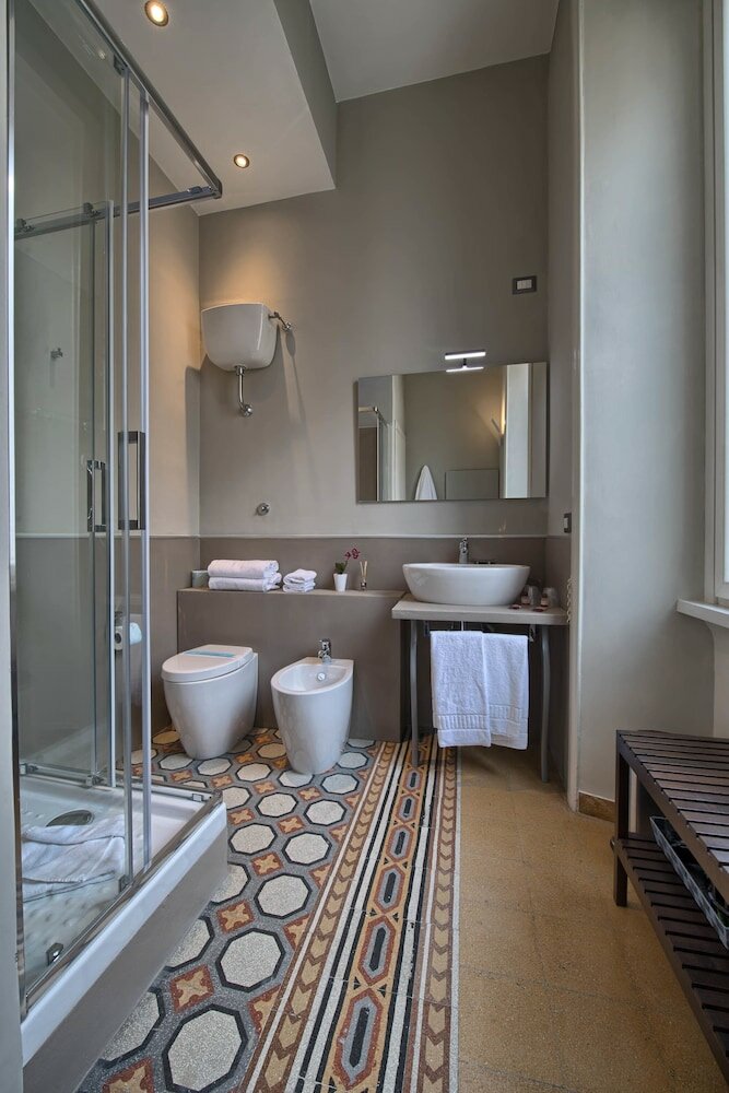 Фото The Pope's Window