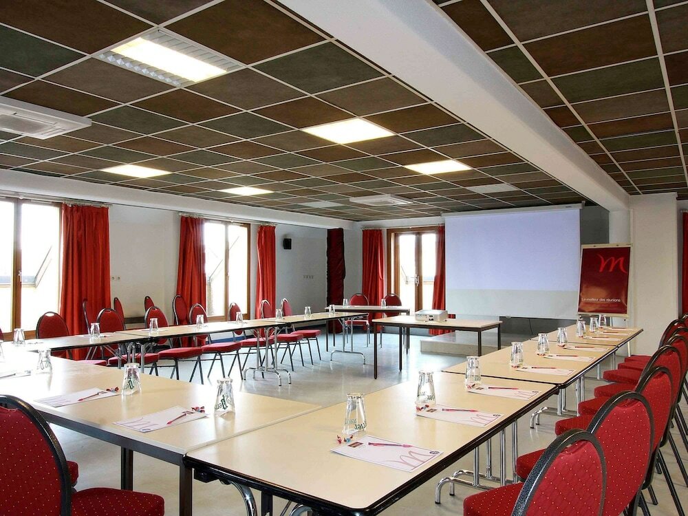 Фото Mercure Luxeuil-les-Bains Hexagone