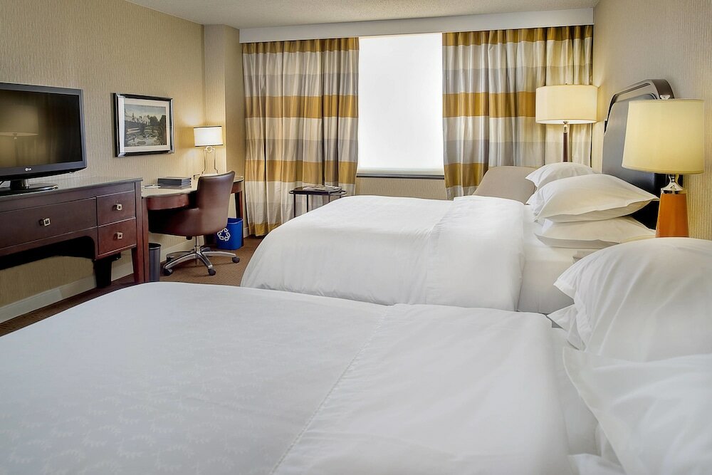 Фото Sheraton Westport Plaza Hotel St. Louis