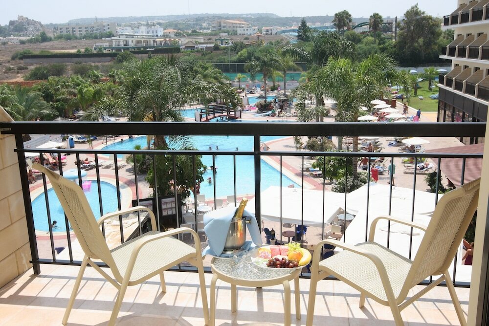 Фото Tsokkos Gardens Hotel