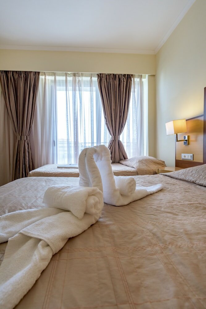 Фото Manousos City Hotel