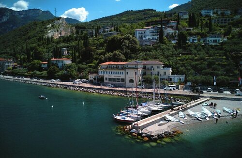 Внешний вид отеля Hotel Paradiso в Наго-Торболях, фото 1