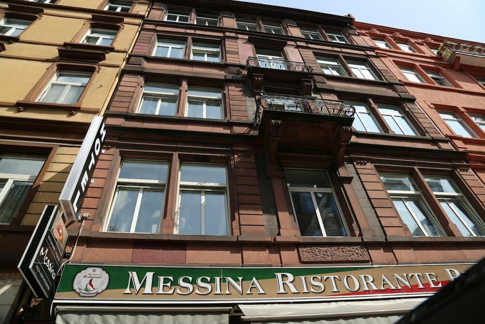 Фото отеля 2