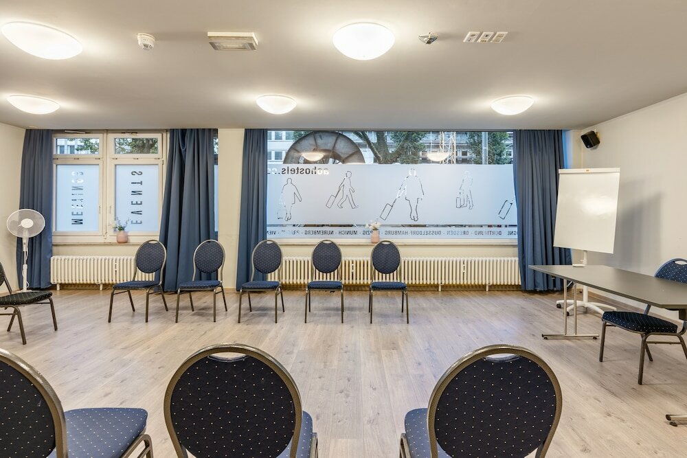 Фото A&o Dusseldorf Hauptbahnhof