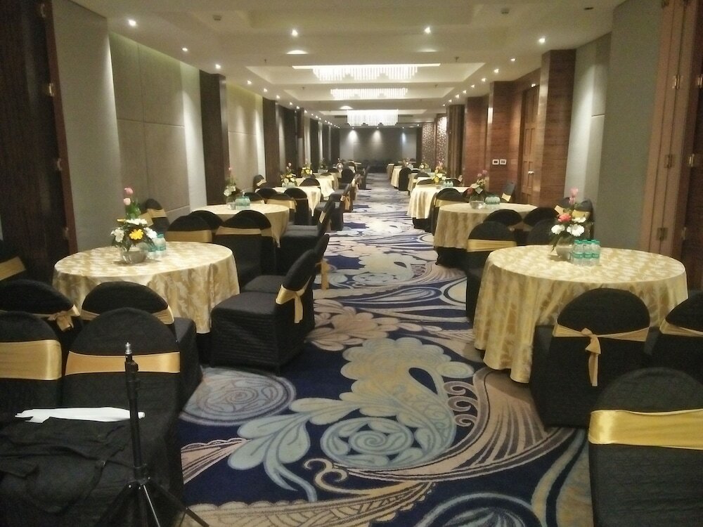 Фото The Piccadily Chandigarh