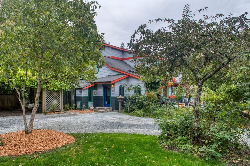 Фото Sehome Garden Inn