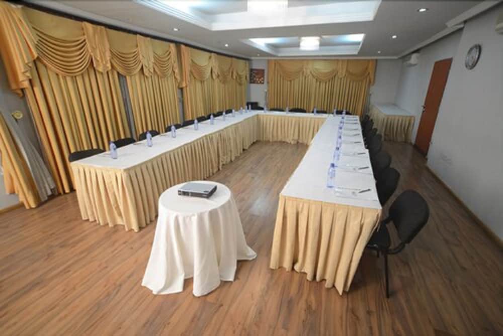 Фото Airside Hotel